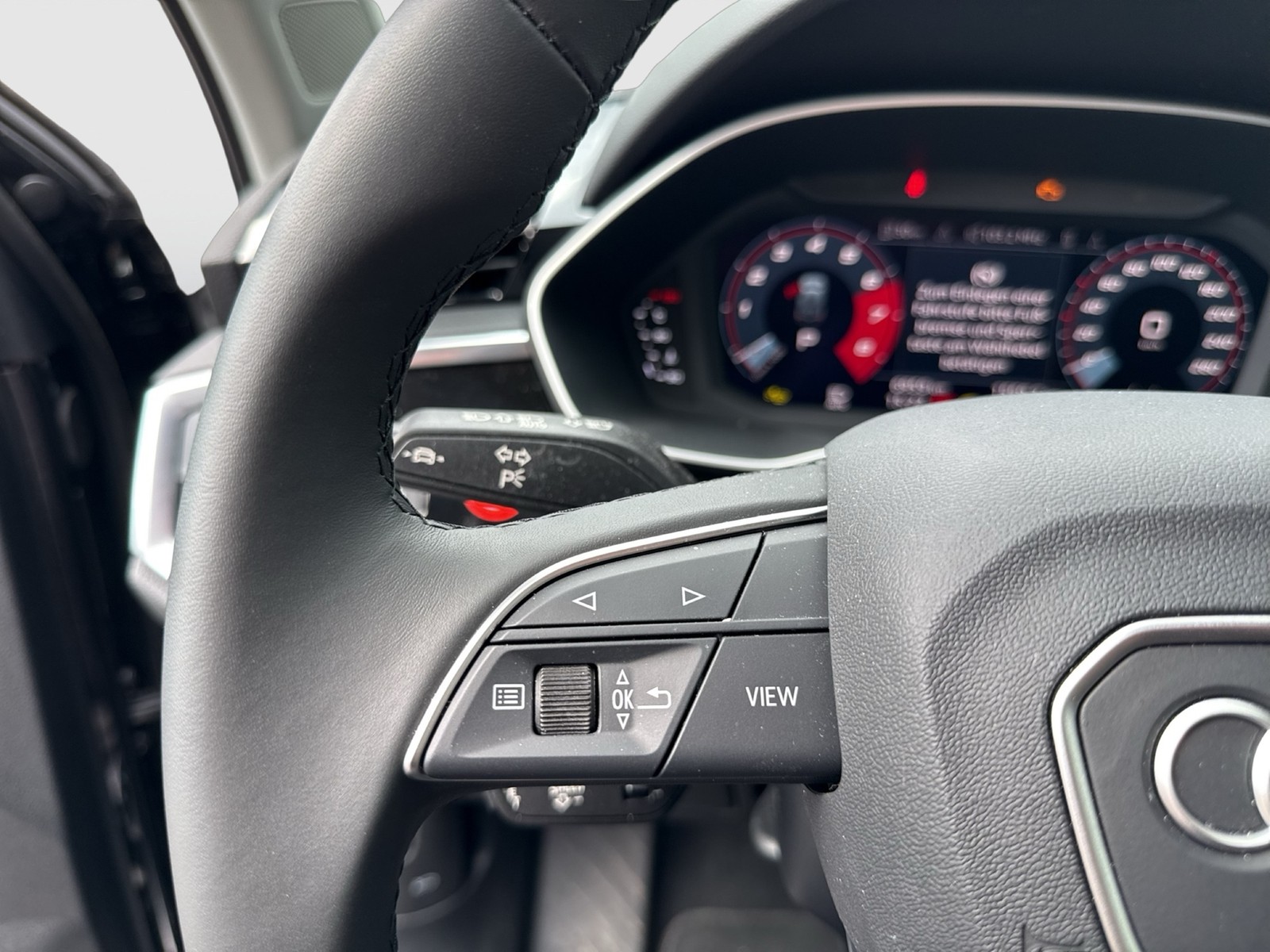 Audi Q3 40 quattro advanced AHK ACC LM19 EKLAPPE NAVI+
