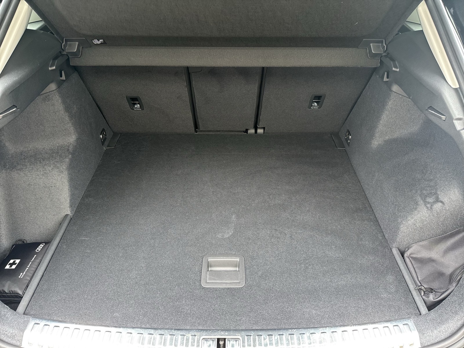 Audi Q3 40 quattro advanced AHK ACC LM19 EKLAPPE NAVI+