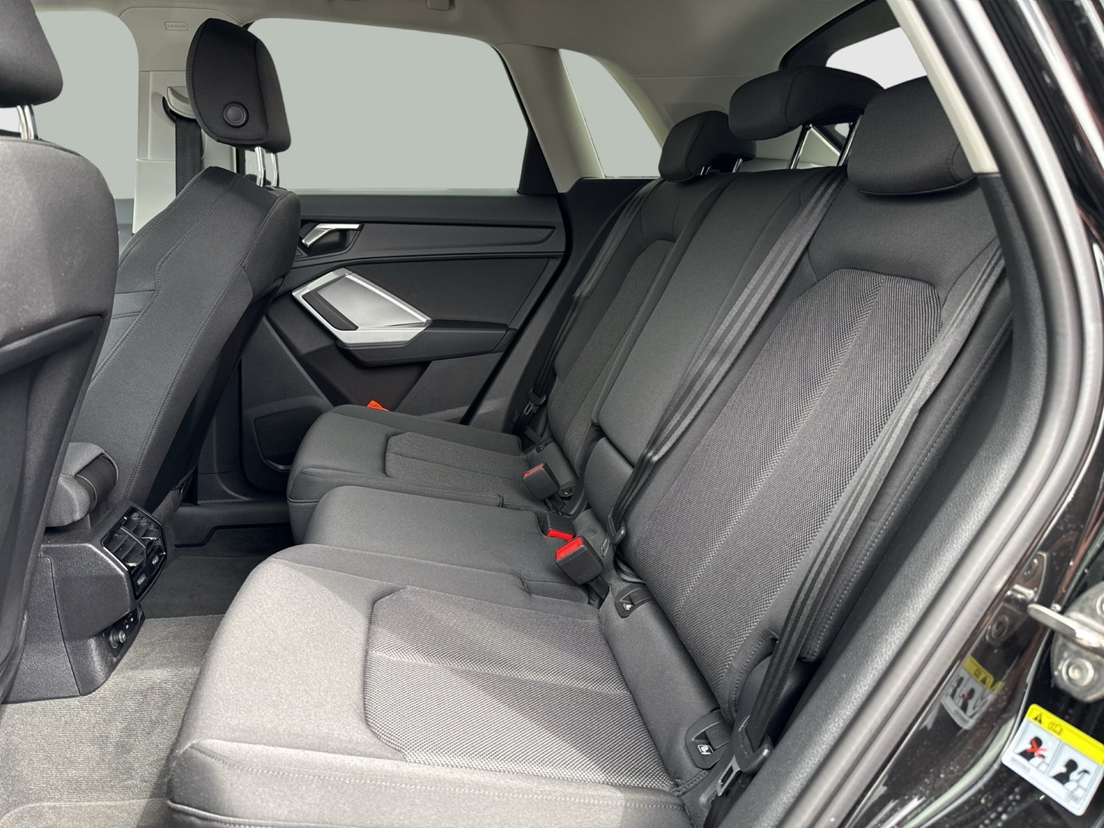 Audi Q3 40 quattro advanced AHK ACC LM19 EKLAPPE NAVI+