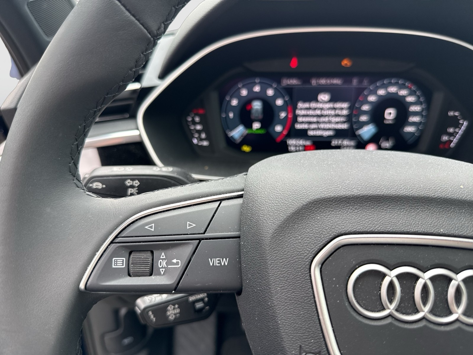 Audi Q3 45 quattro advanced BLACKPAK AHK CAM ACC LM20