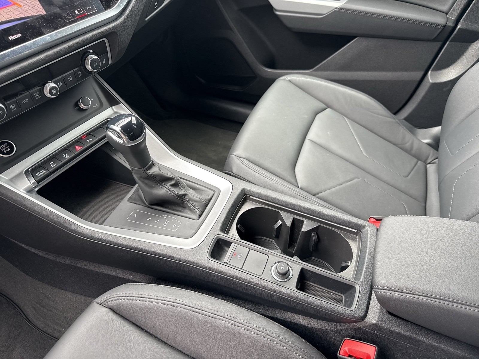 Audi Q3 45 quattro advanced BLACKPAK AHK CAM ACC LM20