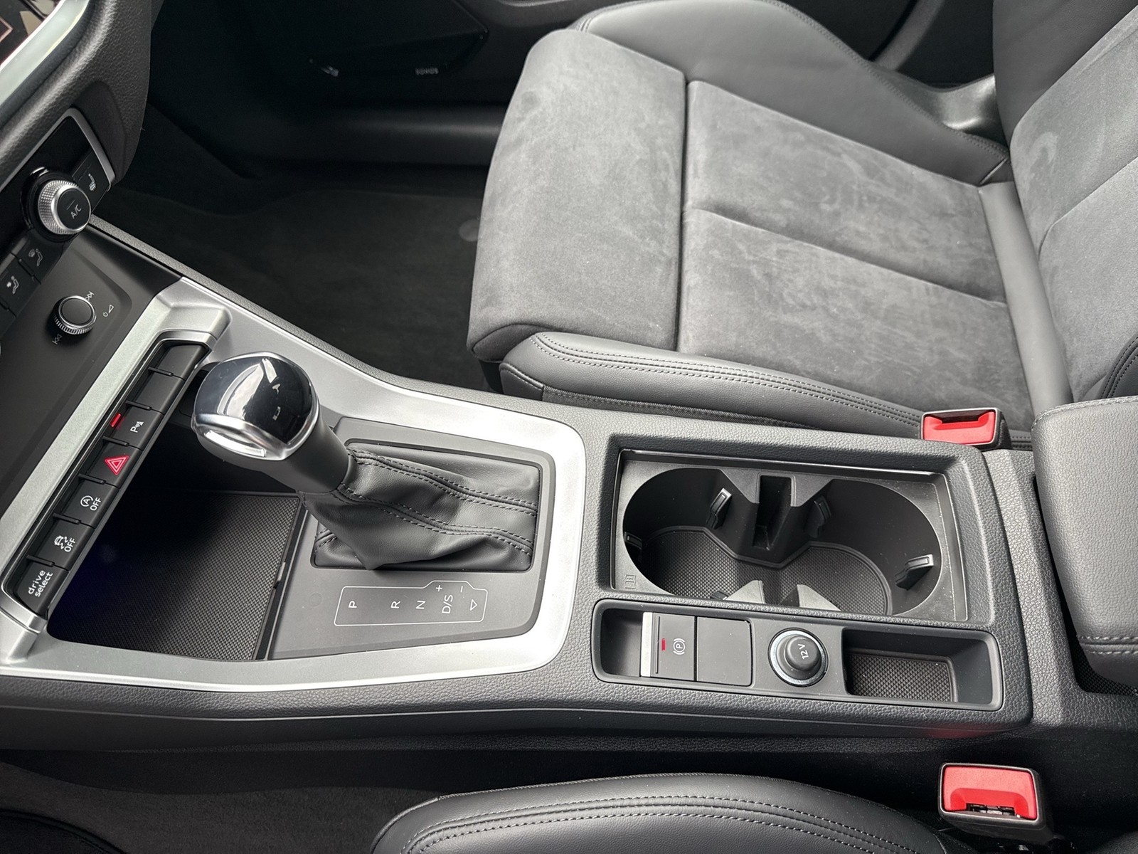 Audi Q3 40 quattro advanced STANDHZ. SONOS AHK LM20
