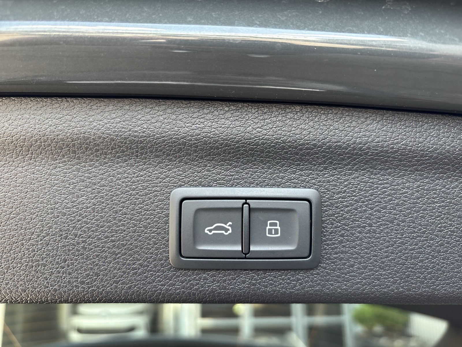 Audi Q3 40 quattro advanced PANO AHK CAM ACC LM20