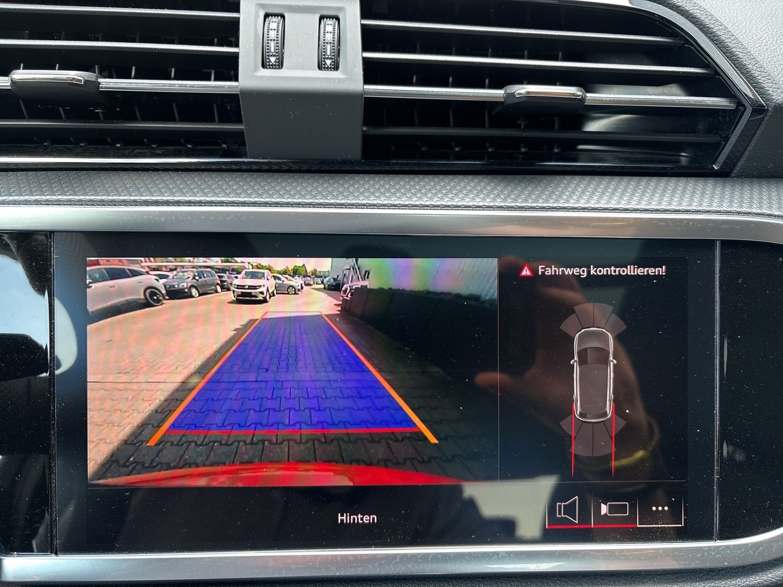 Audi Q3 40 quattro S LINE BLACKPAK PANO AHK CAM LM19
