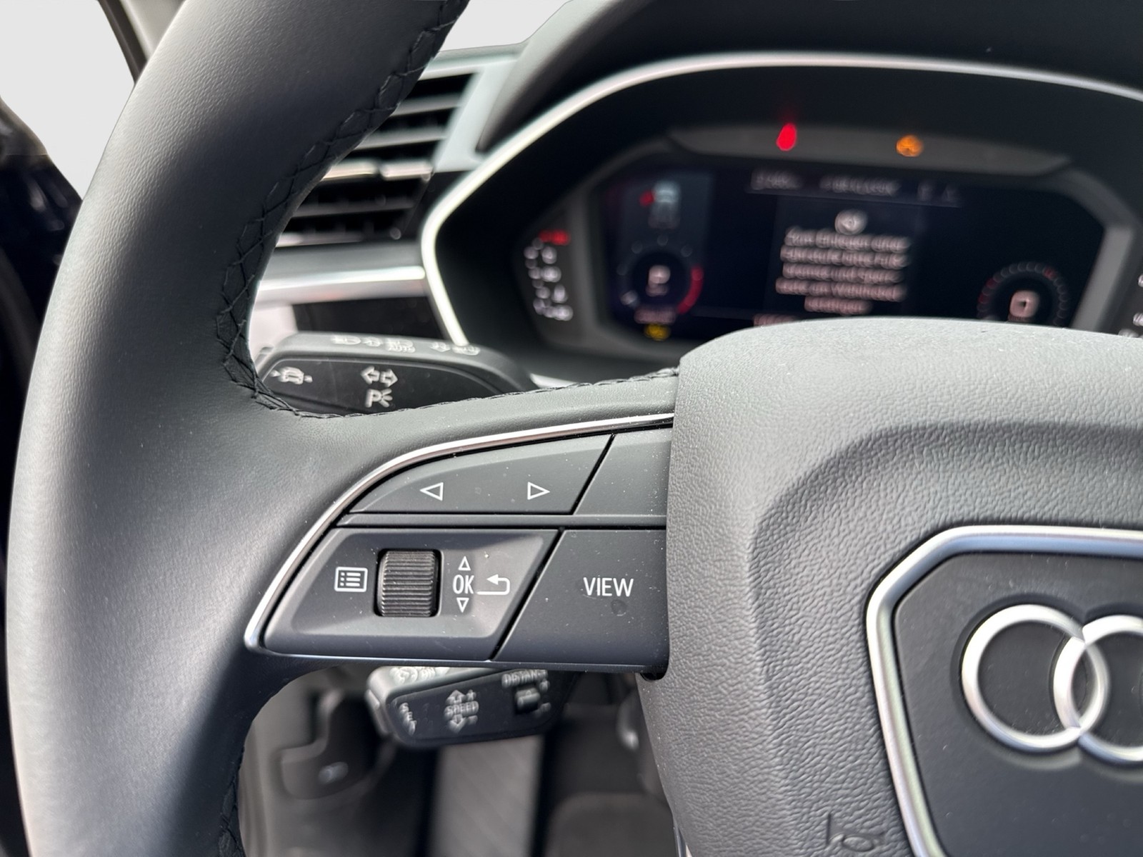 Audi Q3 40 quattro advanced AHK CAM ACC LM20 MATRIX