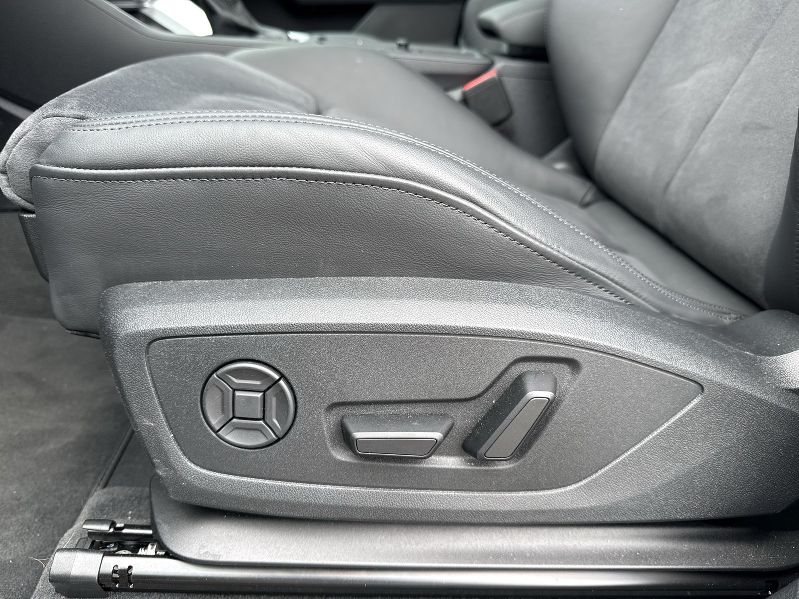 Audi Q3 40 quattro advanced AHK CAM ACC LM20 MATRIX