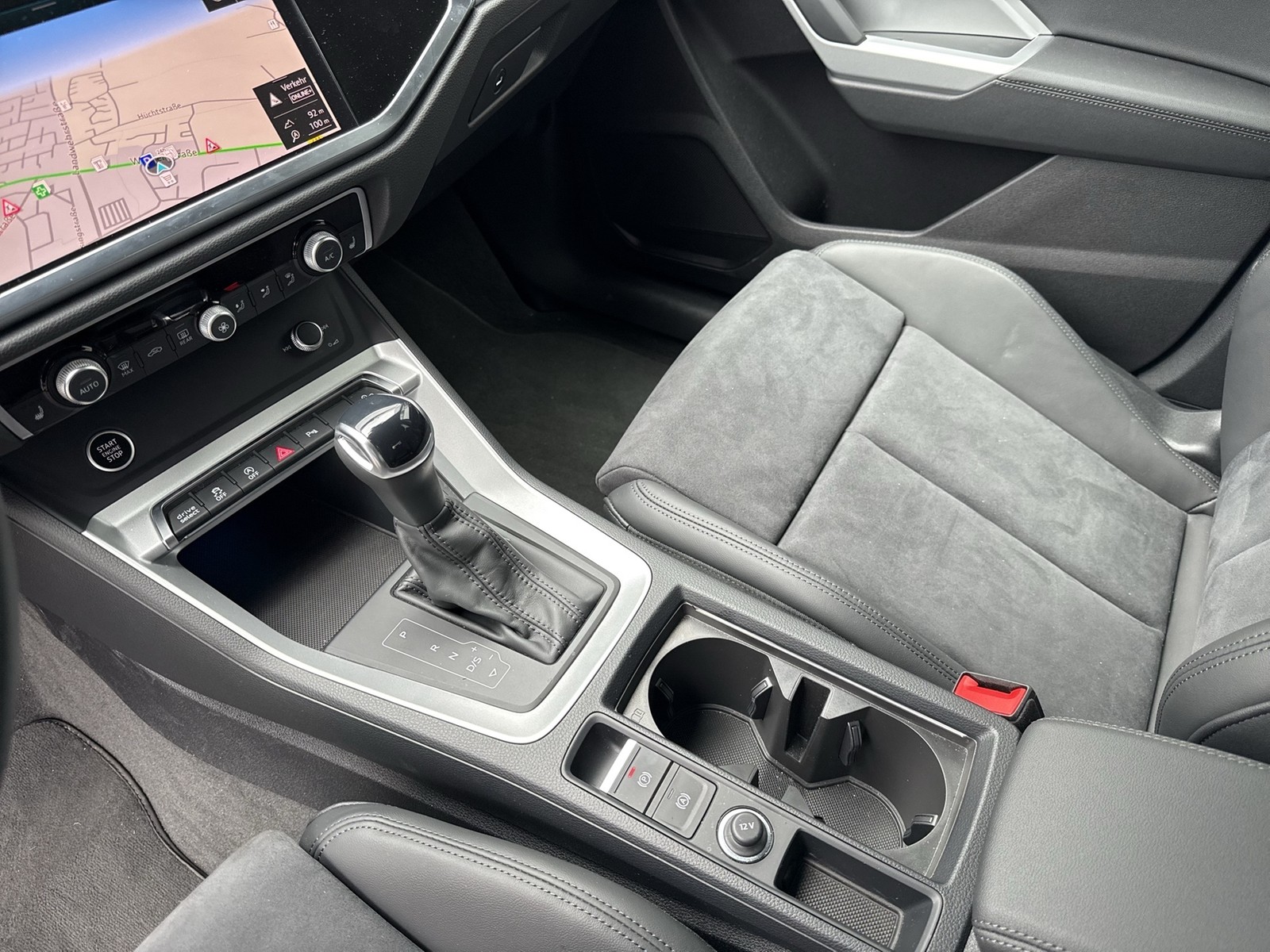 Audi Q3 40 quattro advanced AHK CAM ACC LM20 MATRIX