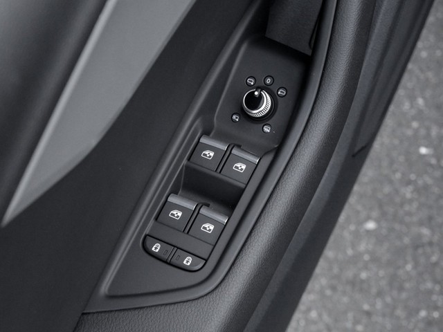 Audi A4 Avant 40 quattro S LINE BLACKPAK CAM ACC LM18