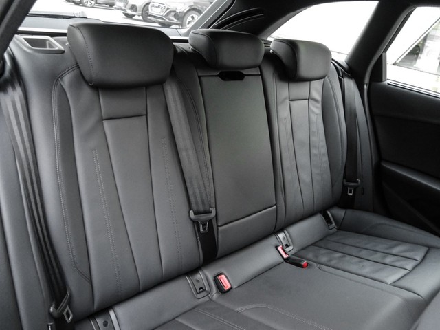 Audi A4 Avant 40 quattro S LINE BLACKPAK CAM ACC LM18