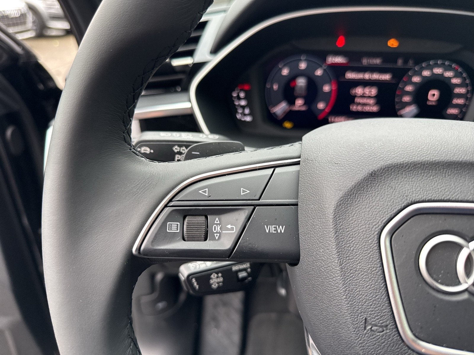 Audi Q3 40 quattro AHK ACC LM19 E-KLAPPE NAVI+ SITZHZ