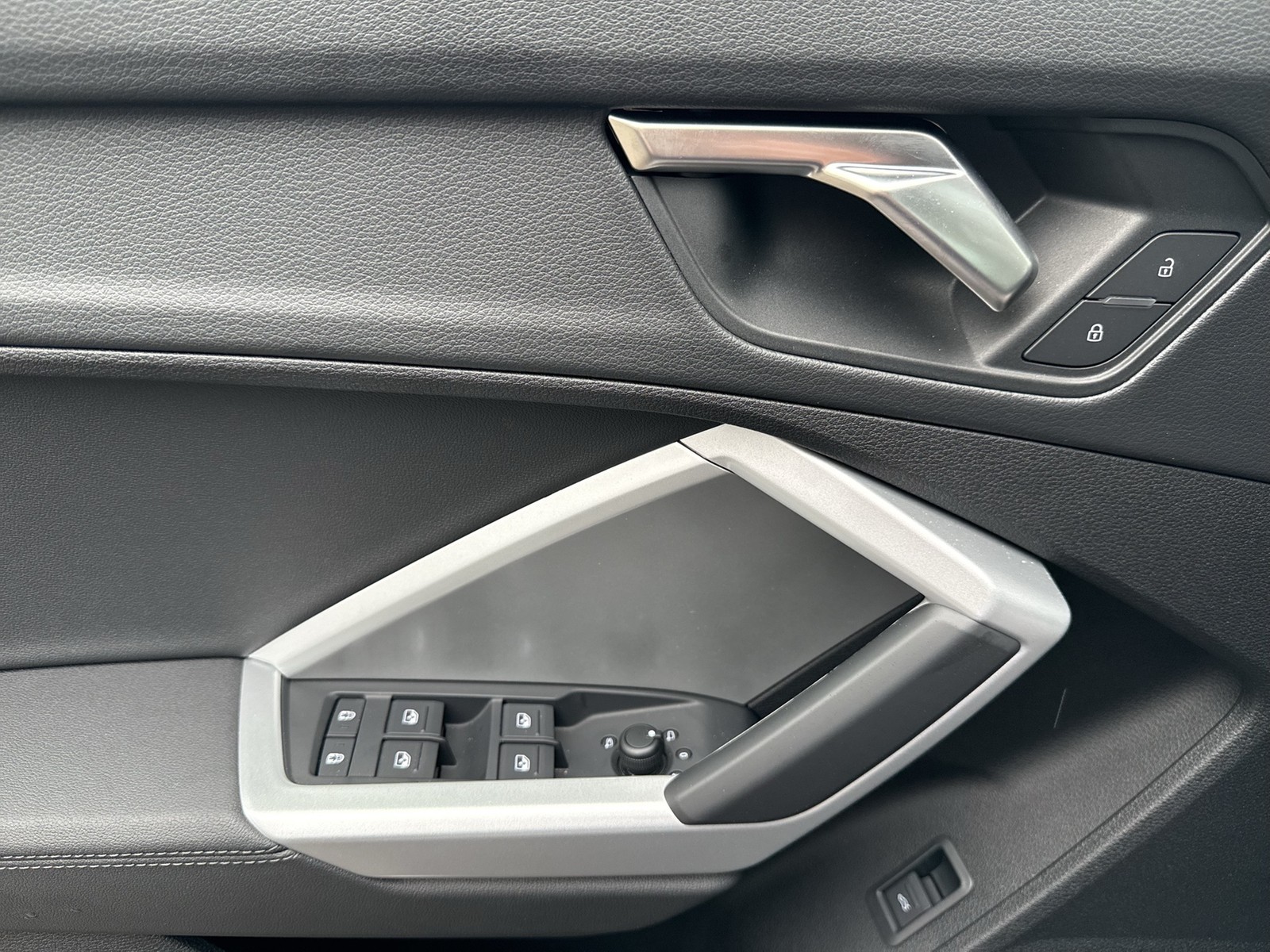 Audi Q3 40 quattro AHK ACC LM19 E-KLAPPE NAVI+ SITZHZ