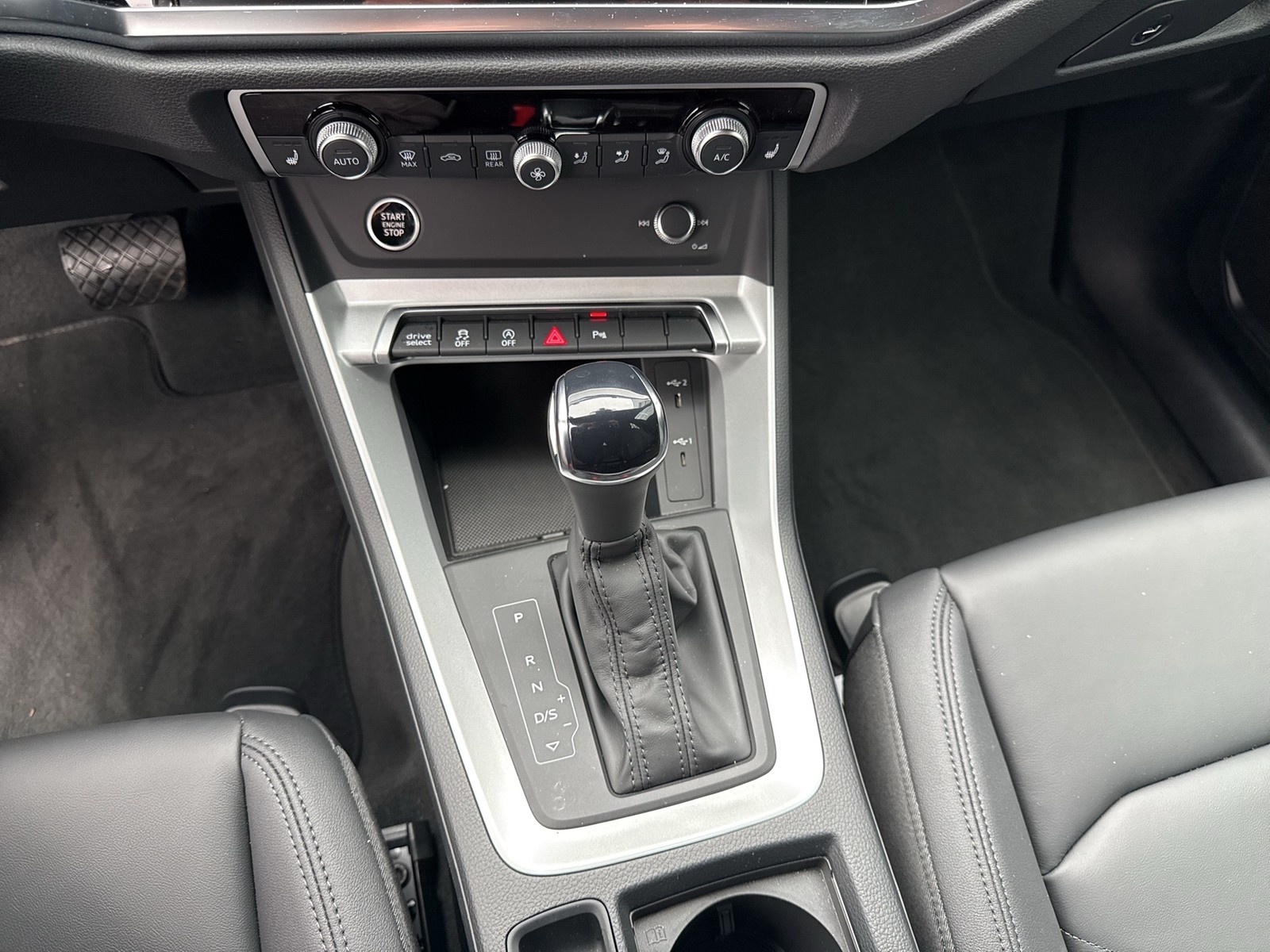 Audi Q3 40 quattro AHK ACC LM19 E-KLAPPE NAVI+ SITZHZ