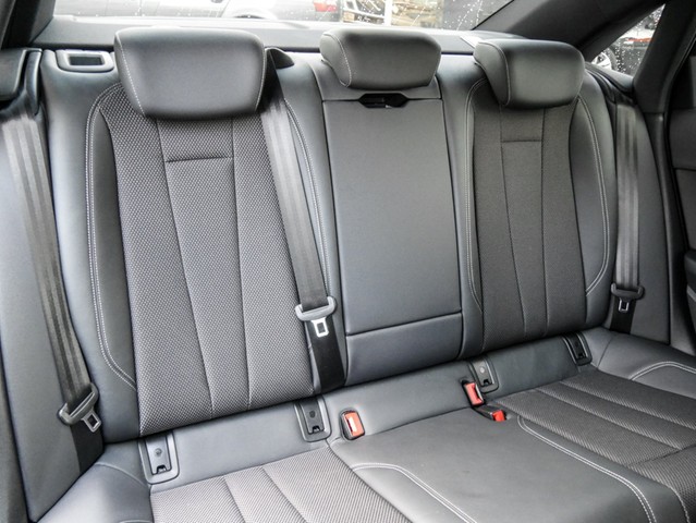 Audi A4 30 S LINE BLACKPAK NAVI+ LM17 CARPLAY SITZHZ.
