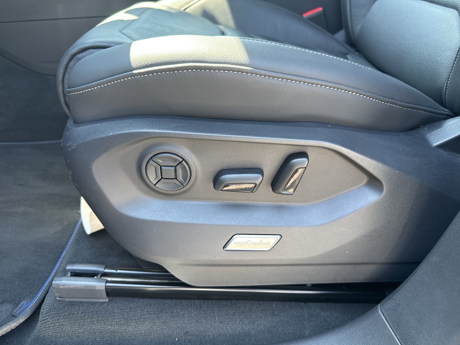 Volkswagen Touareg HYBRID R DYNAUDIO AHK CAM ACC LM21 NAVI