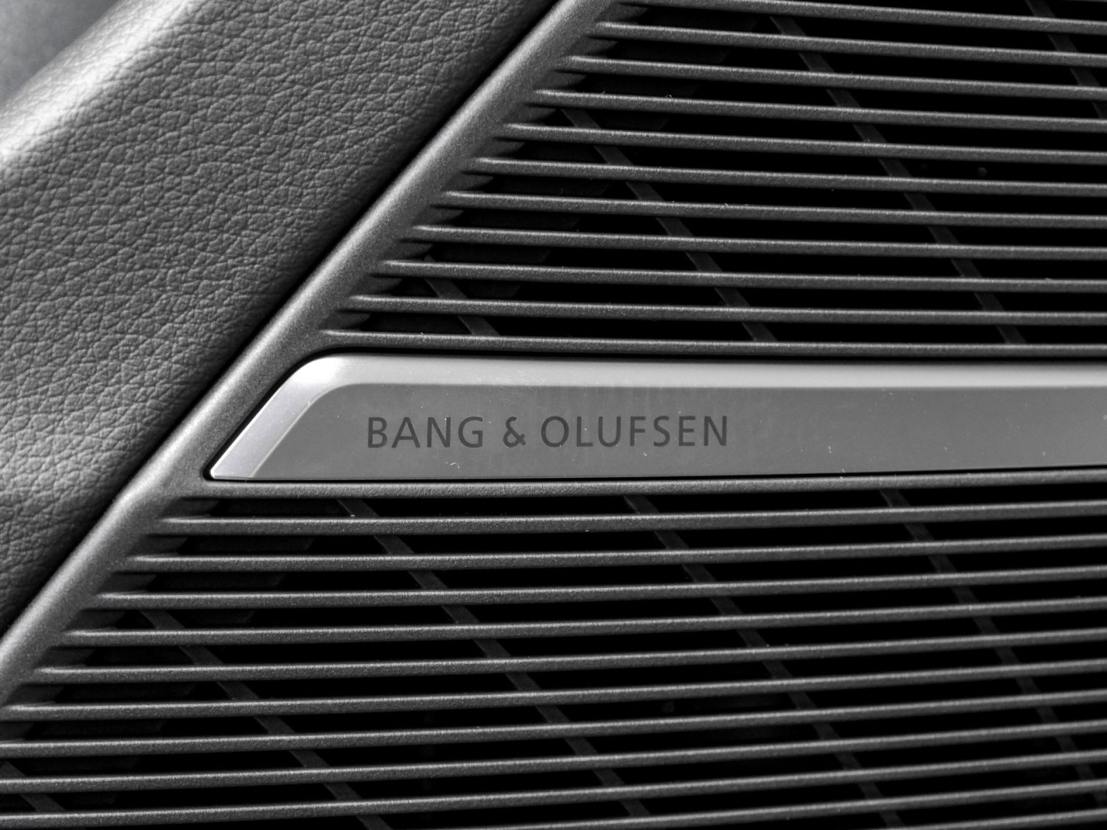 Audi Q8 TDI S LINE AHK PANO B&O ALLRADLENKUNG LM23