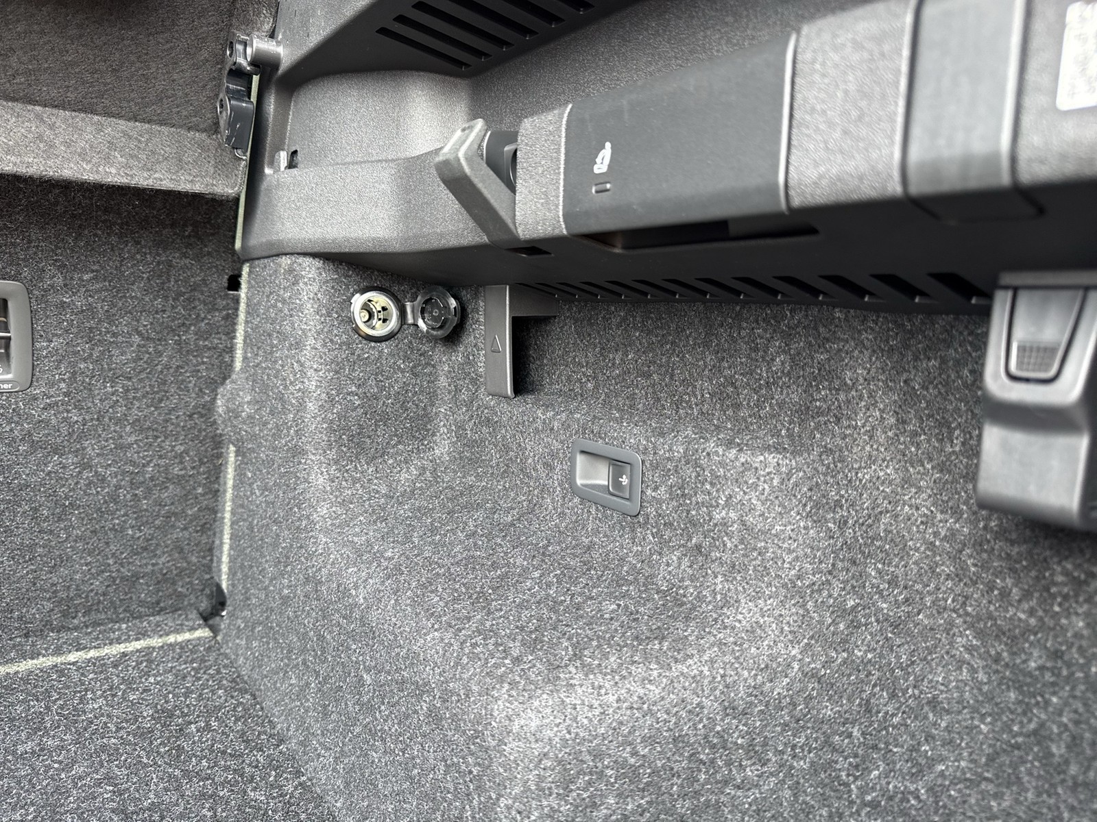 Skoda Enyaq Coupé 85 LOFT WÄRMEPUMPE PANO AHK CAM LM20