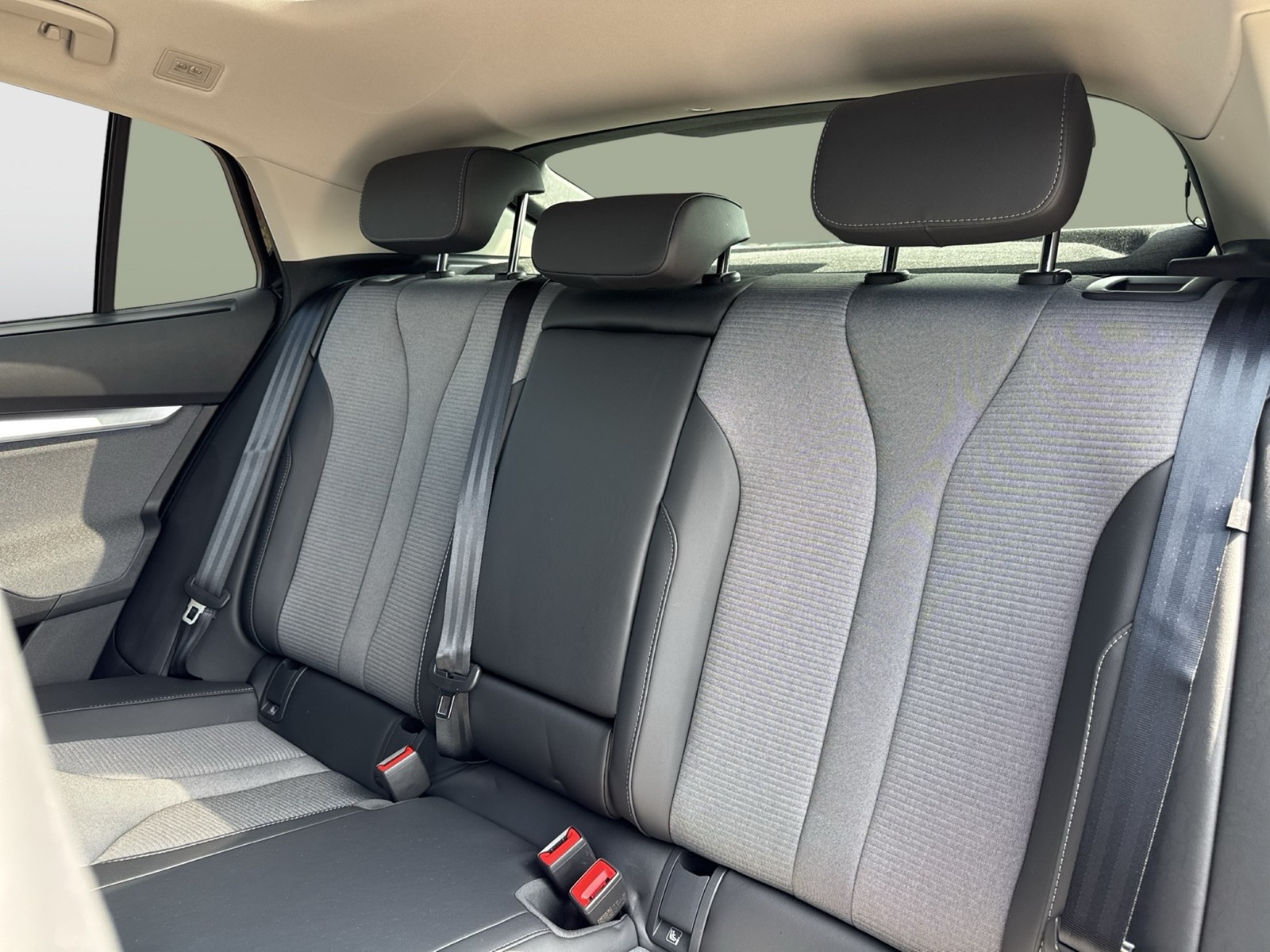 Skoda Enyaq Coupé 85 LOFT WÄRMEPUMPE PANO AHK CAM LM20
