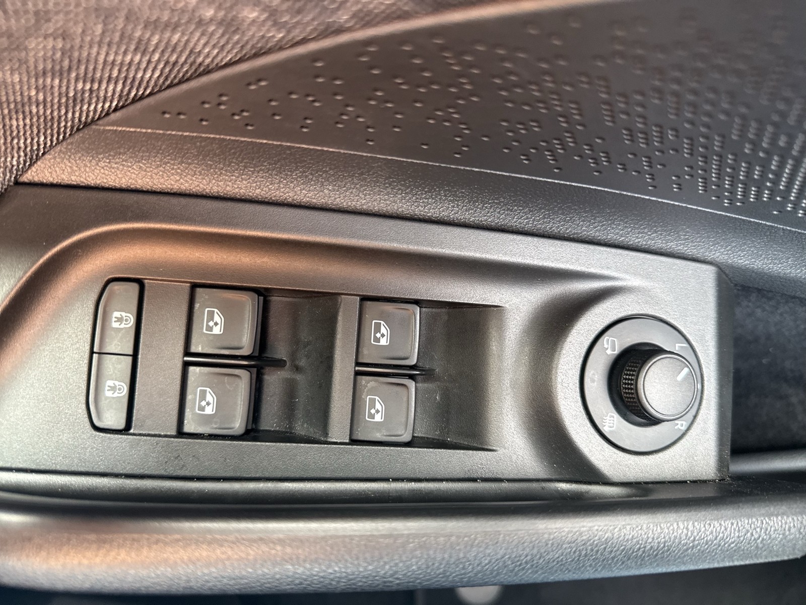 Skoda Elroq 85 LOFT WÄRMEPUMPE AHK CAM ACC LM20 MATRIX