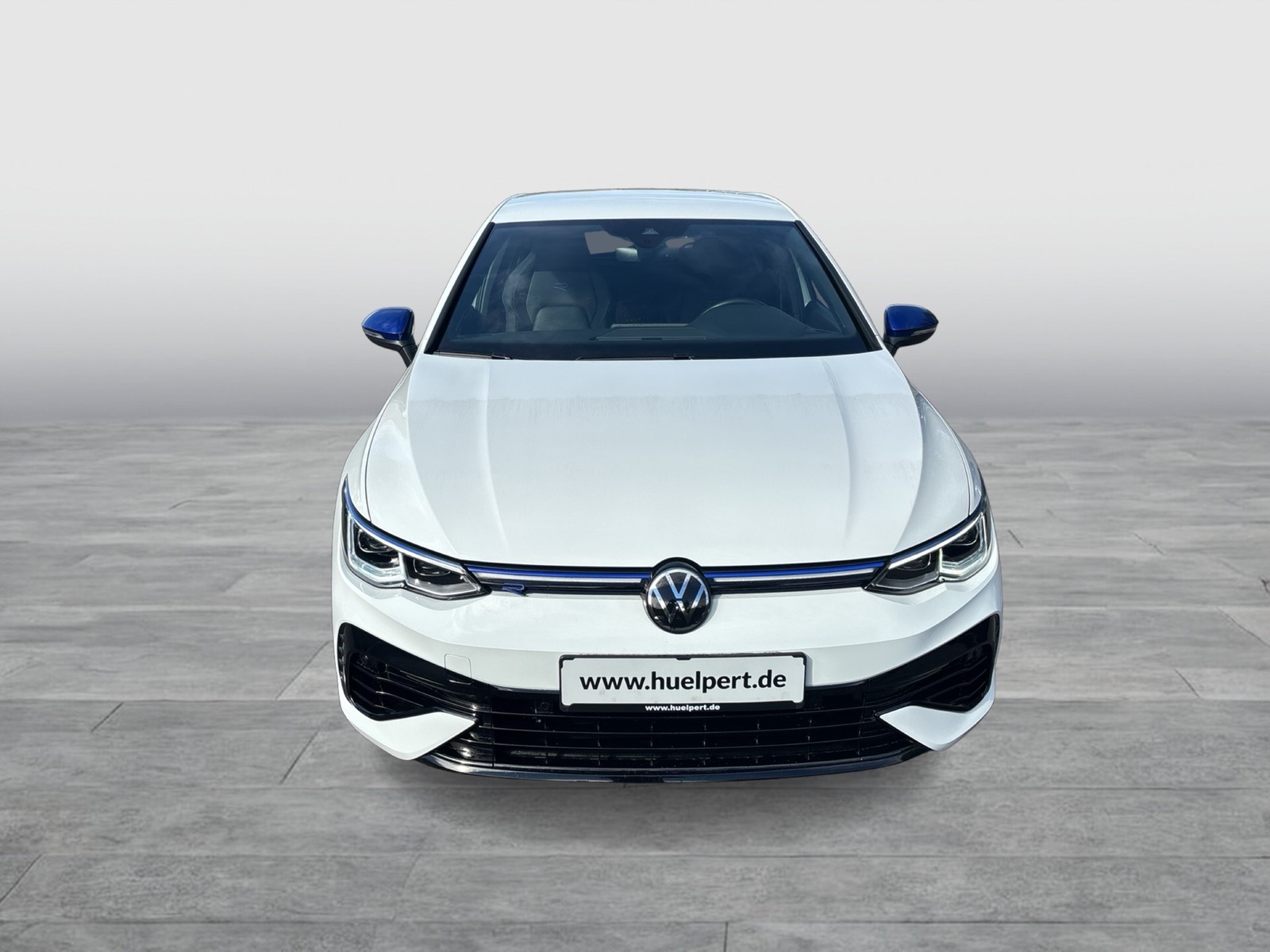 Volkswagen Golf VIII2.0 R 20 YEARS 4X4 AKRAPOVIC LEDER LM19