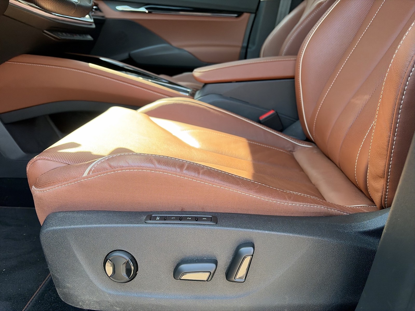 Skoda Enyaq 60 ecoSuite LEDER AHK 360CAM ACC LM20 NAVI