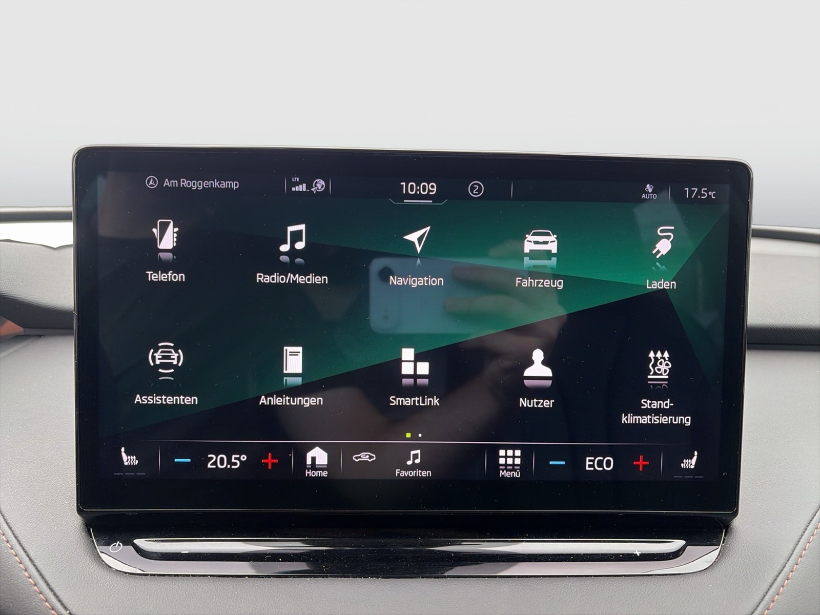 Skoda Enyaq 60 SUITE LEDER CAM ACC LM19 MATRIX EKLAPPE