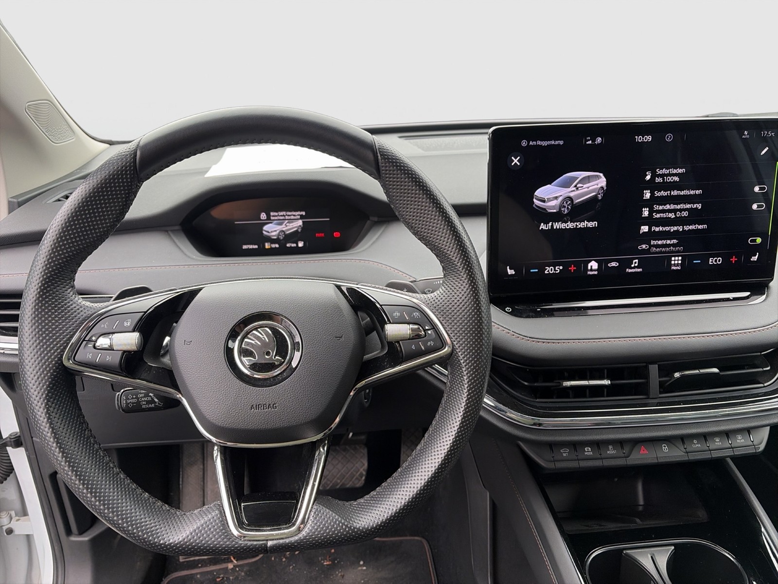 Skoda Enyaq 60 SUITE LEDER CAM ACC LM19 MATRIX EKLAPPE
