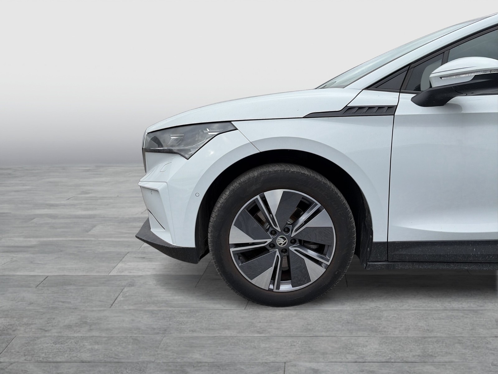 Skoda Enyaq 60 SUITE LEDER CAM ACC LM19 MATRIX EKLAPPE