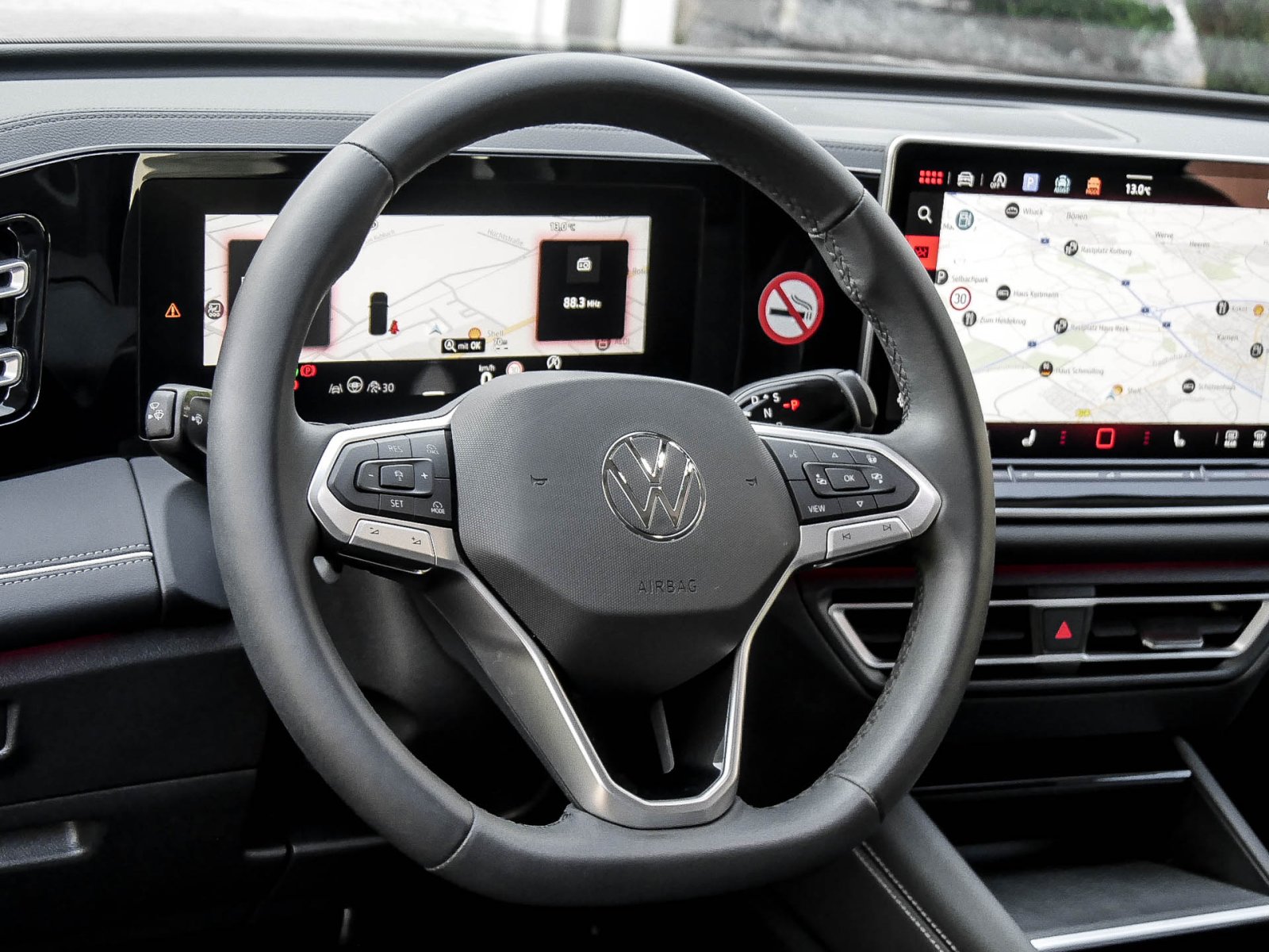 Volkswagen Tiguan 2.0 ELEGANCE NEUESMODELL AHK 360°CAM LM18