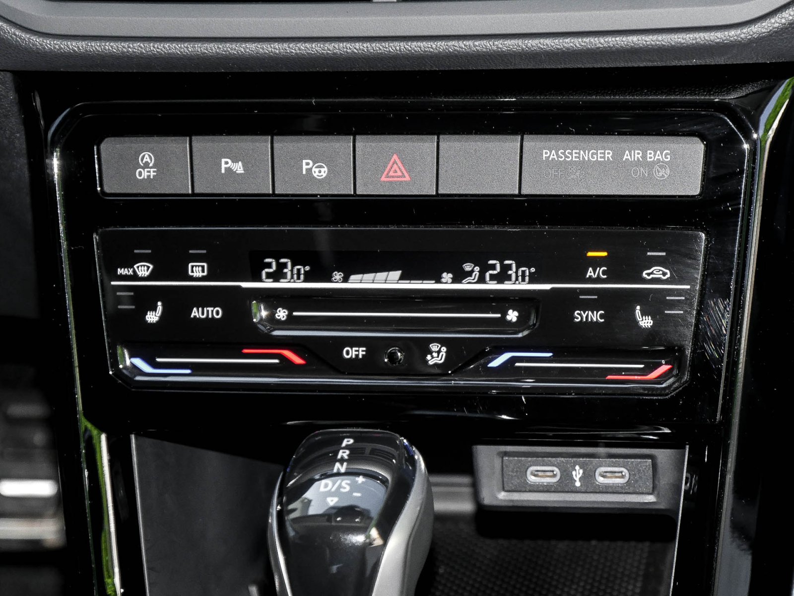 Volkswagen T-Cross 1.5 MOVE CAM ACC ALU NAVI SITZHEIZUNG