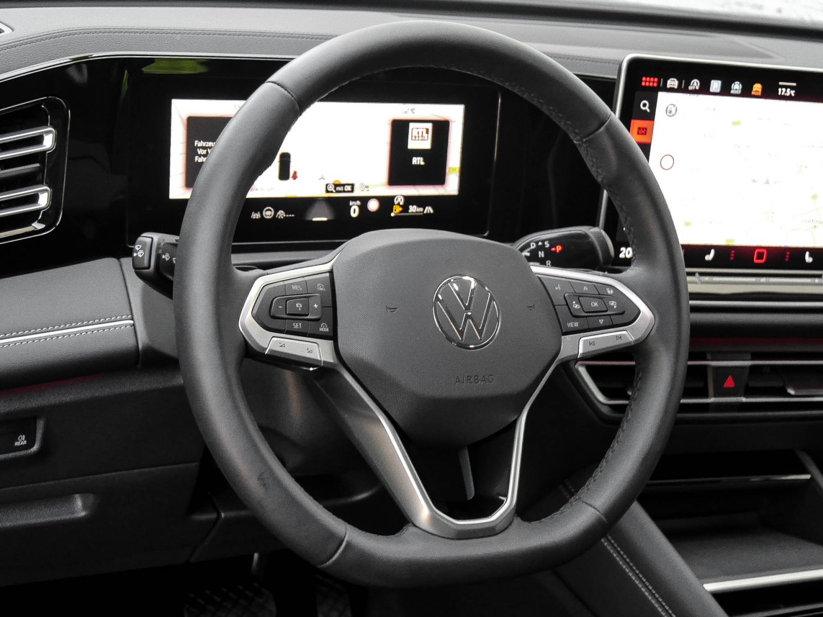 Volkswagen Tiguan 2.0 ELEGANCE NEUESMODELL AHK 360°CAM LM18