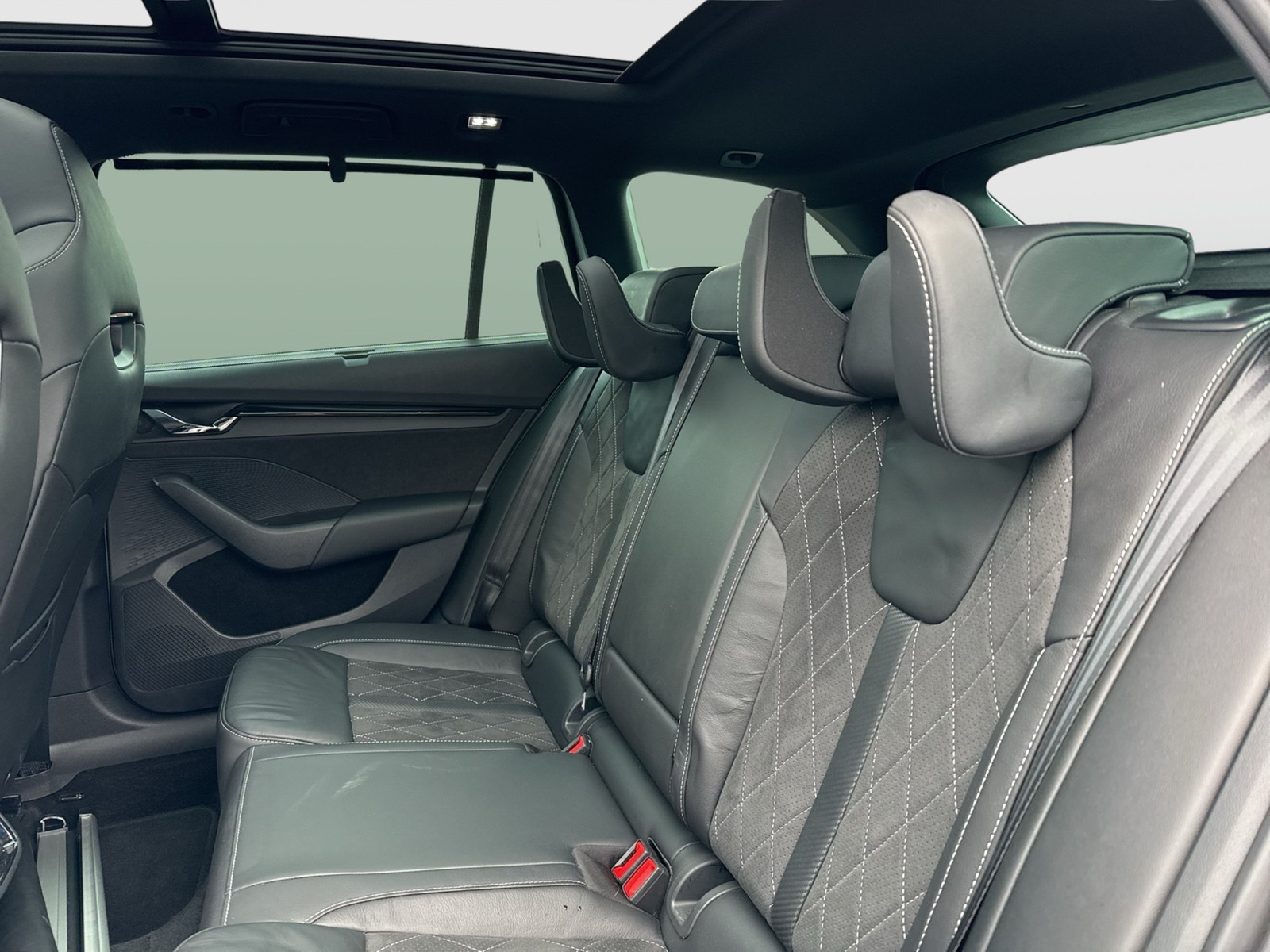 Skoda Octavia Combi 1.4 iV RS PANO STANDHZ. CANTON CAM