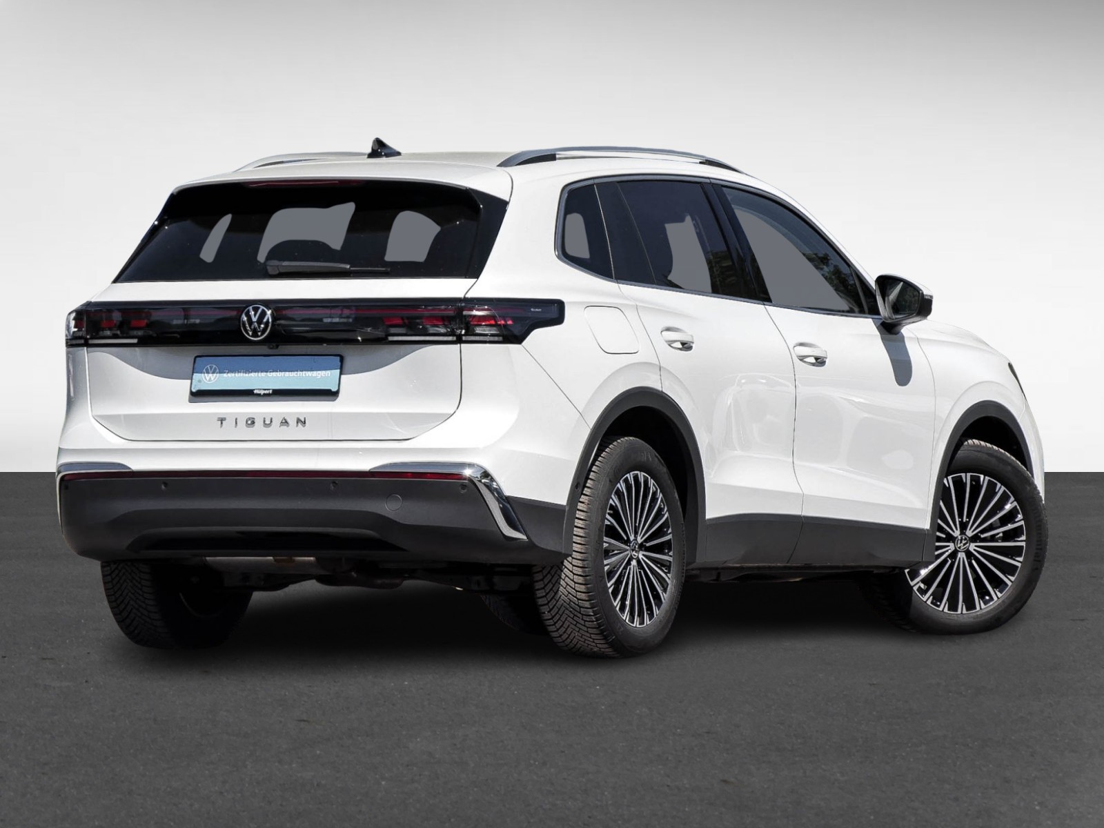 Volkswagen Tiguan 2.0 ELEGANCE NEUESMODELL AHK ACC LM18 NAVI