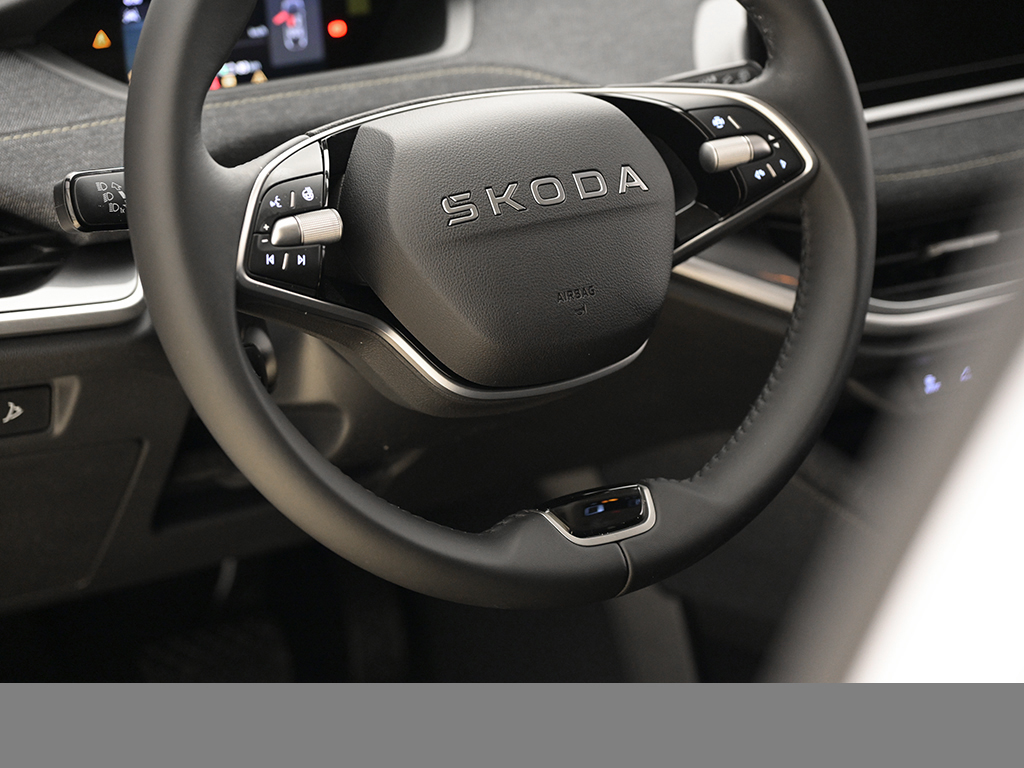 Skoda Elroq 60 AHK NAVI KEYLESS SITZHZG CAM LM19