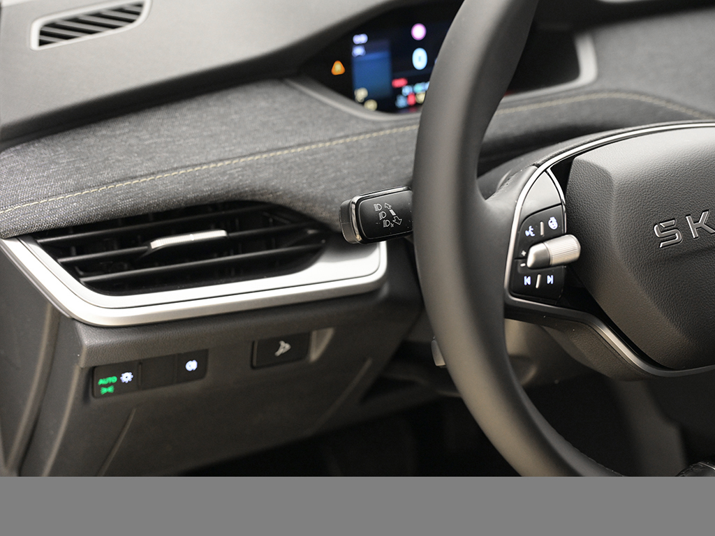 Skoda Elroq 60 AHK NAVI KEYLESS SITZHZG CAM LM19