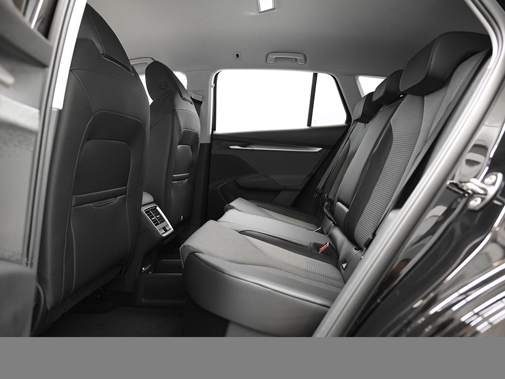 Skoda Enyaq 60 AHK WÄRMEPUMPE eKLAPPE KEYLESS LM19