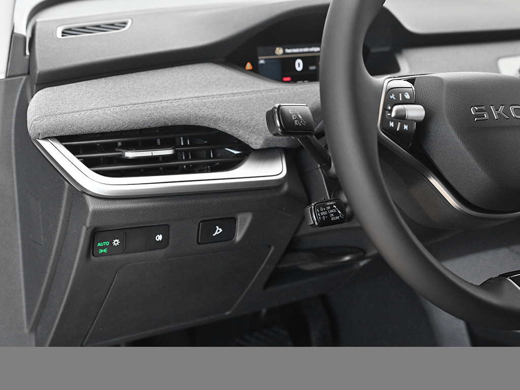 Skoda Enyaq 60 AHK eKLAPPE NAVI SITZHZG