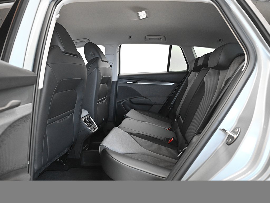 Skoda Enyaq 60 AHK eKLAPPE NAVI SITZHZG