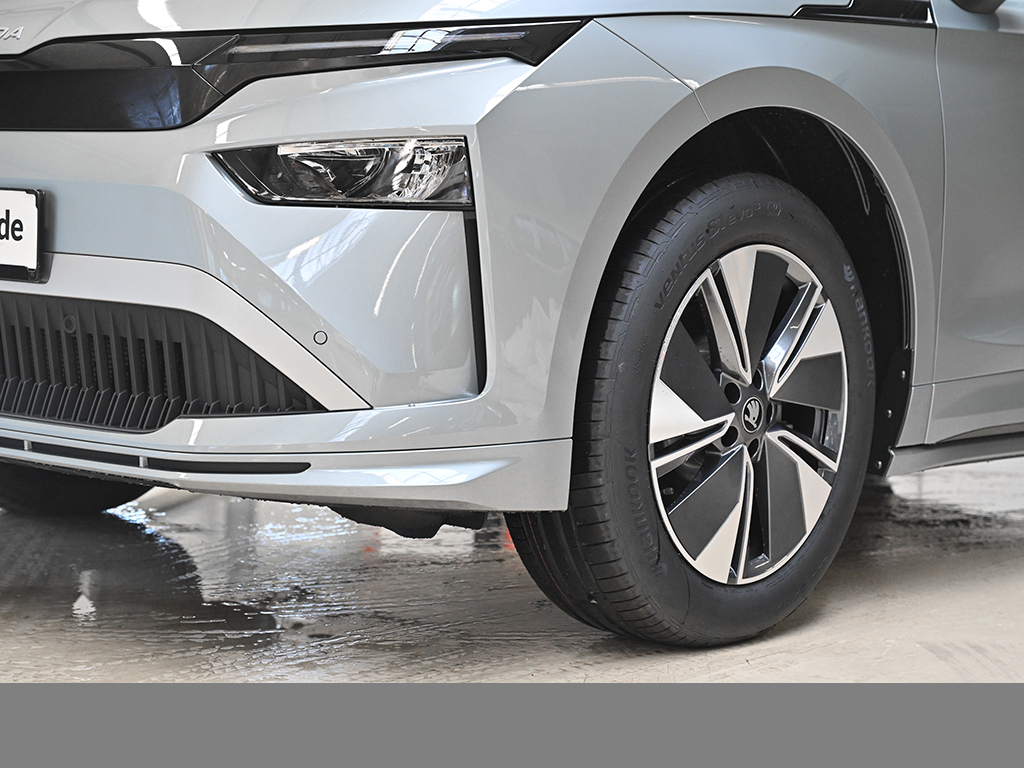 Skoda Enyaq 60 AHK eKLAPPE NAVI SITZHZG