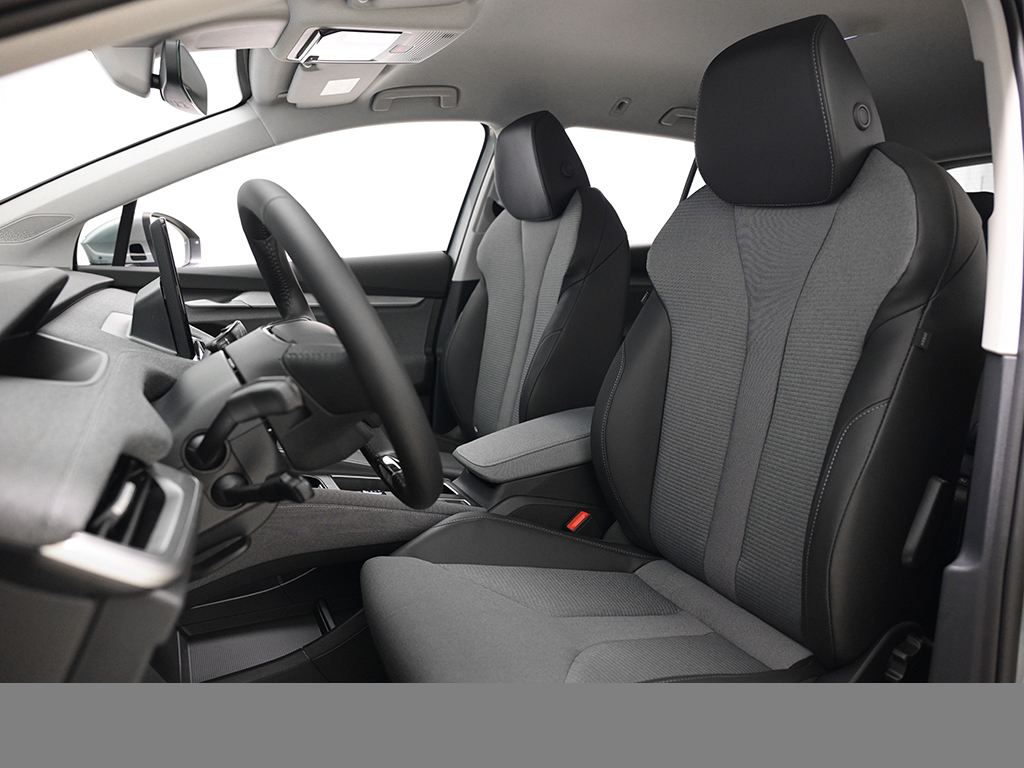 Skoda Enyaq 60 AHK eKLAPPE NAVI SITZHZG