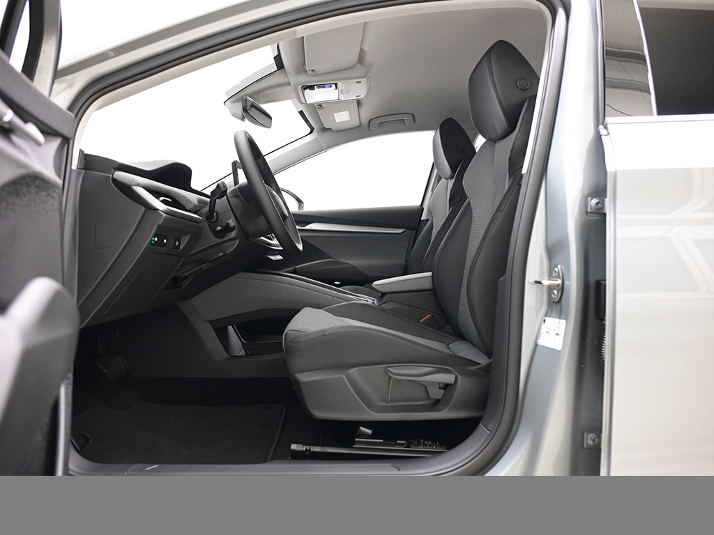 Skoda Enyaq 60 AHK eKLAPPE NAVI SITZHZG