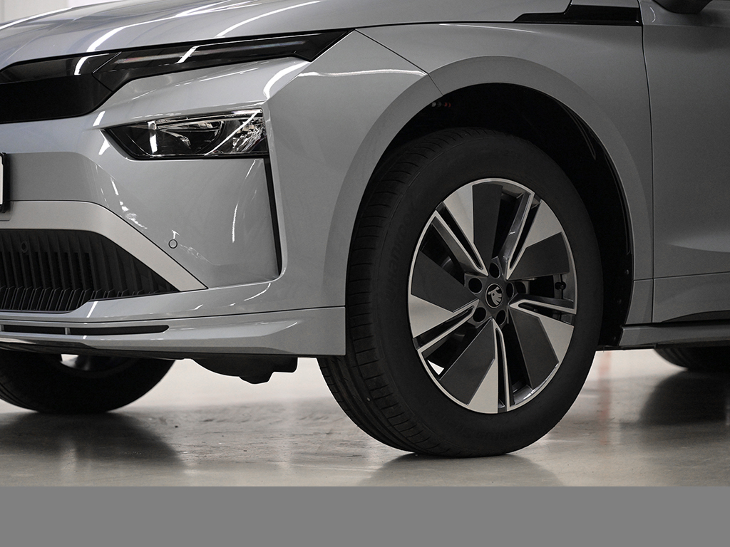 Skoda Enyaq 60 AHK eKLAPPE NAVI SITZHZG