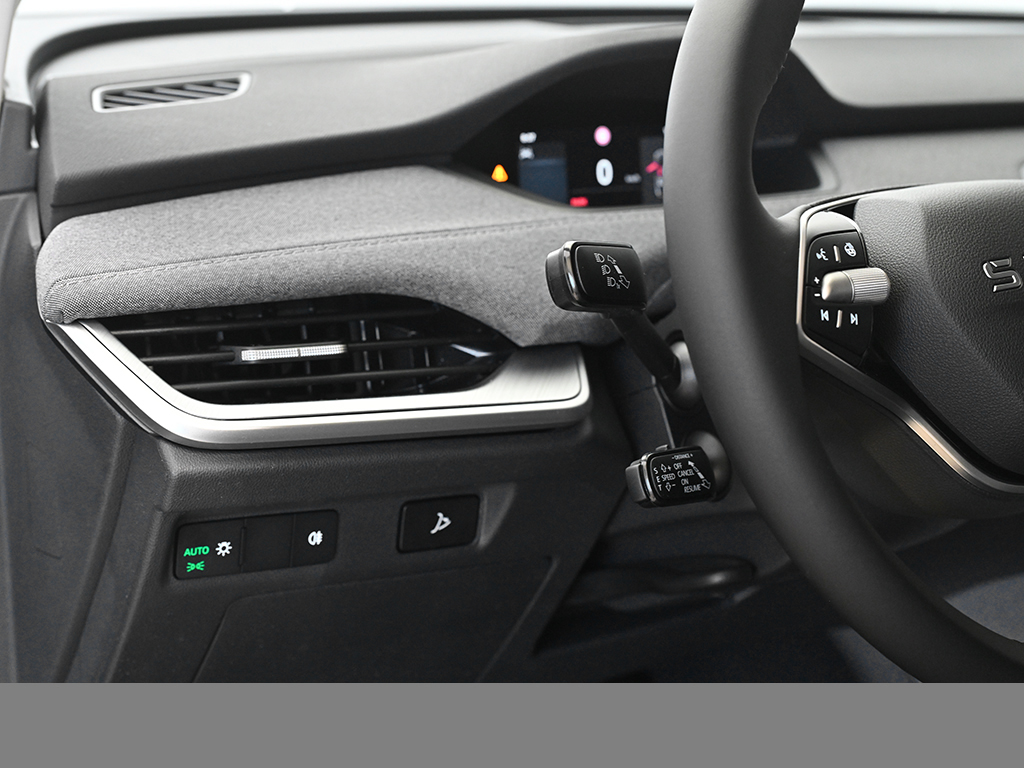 Skoda Enyaq 60 AHK eKLAPPE NAVI SITZHZG