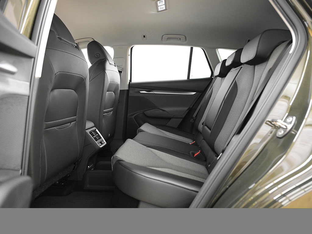 Skoda Enyaq 60 AHK eKLAPPE NAVI SITZHZG