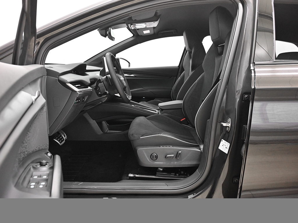 Skoda Enyaq 60 SPORTLINE AHK MATRIXLED eKLAPPE NAVI