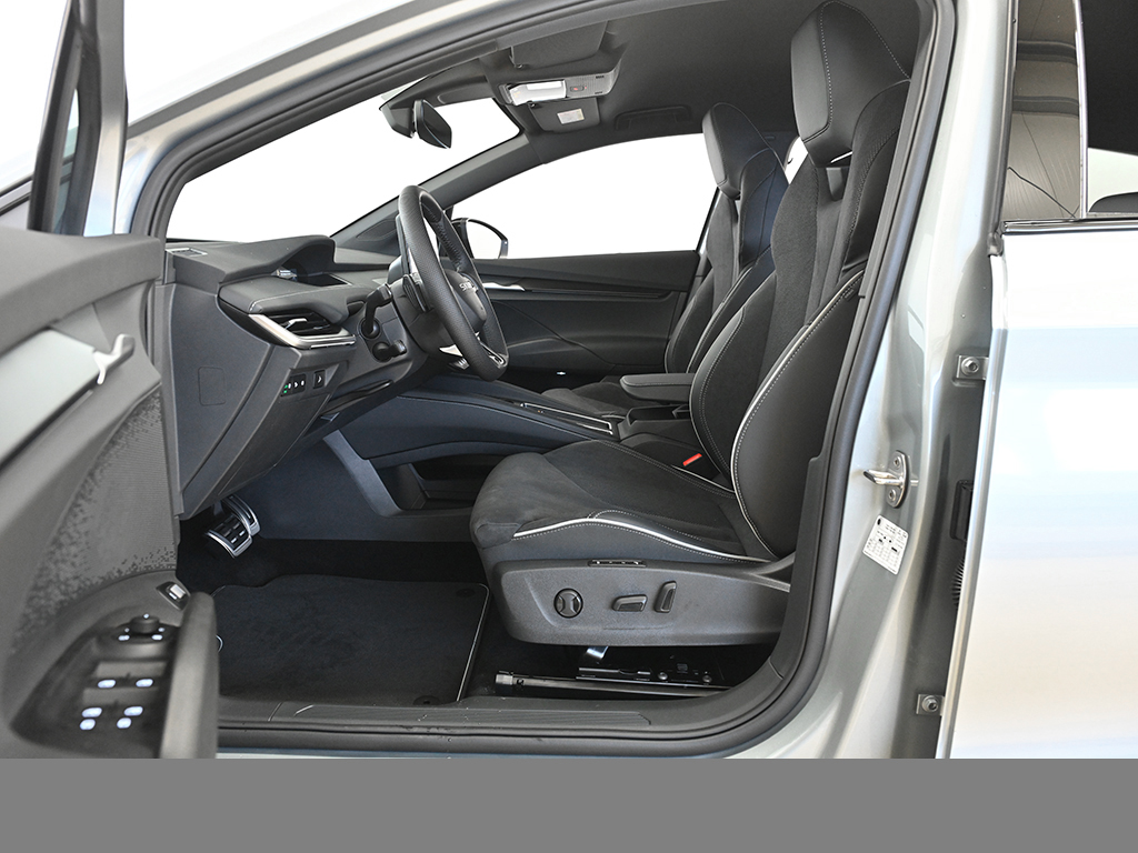 Skoda Enyaq 60 SPORTLINE AHK WÄRMEPUMPE MATRIXLED LM20