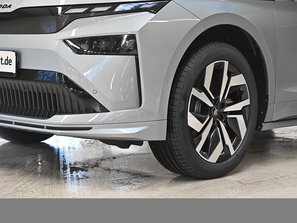 Skoda Enyaq 60 SPORTLINE AHK WÄRMEPUMPE MATRIXLED LM20