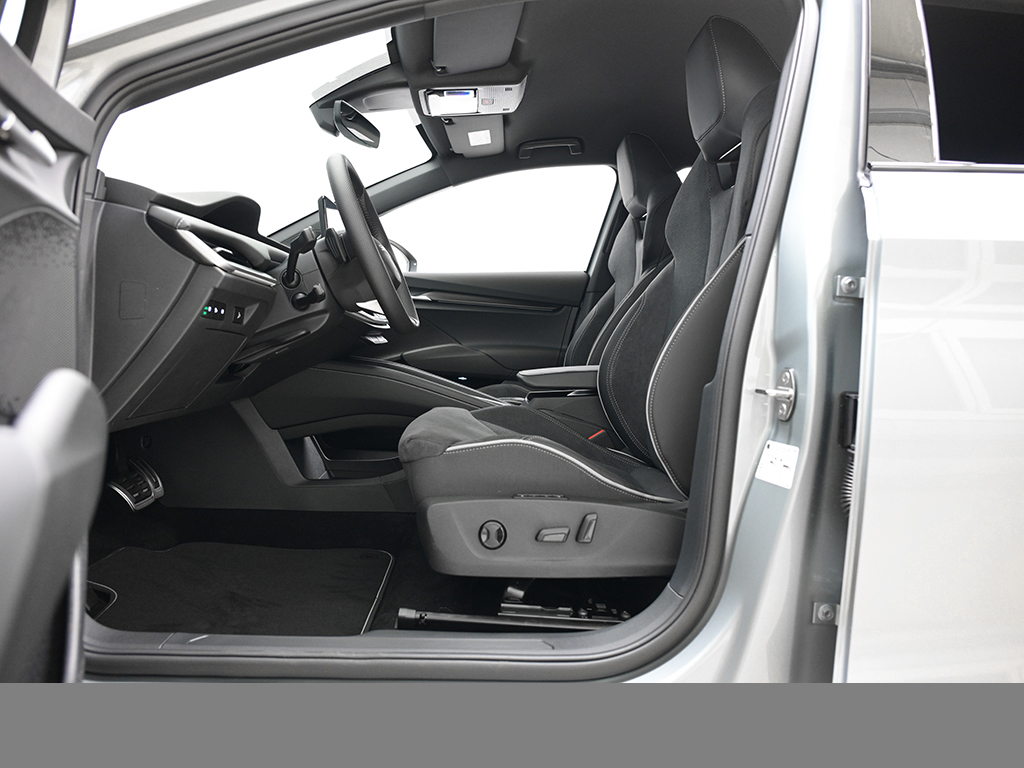 Skoda Enyaq 60 SPORTLINE AHK MATRIXLED eKLAPPE NAVI