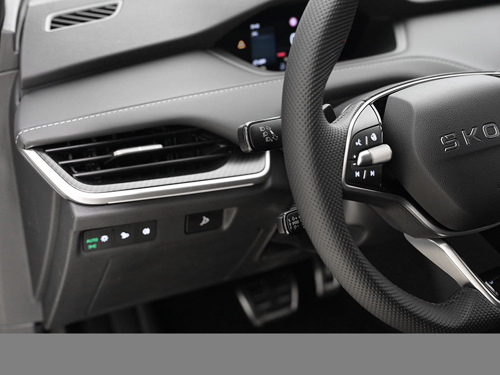 Skoda Enyaq 60 SPORTLINE AHK MATRIXLED eKLAPPE NAVI