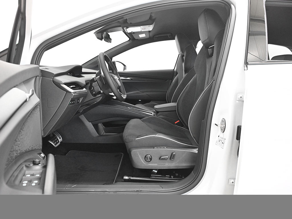 Skoda Enyaq 60 SPORTLINE AHK MATRIXLED eKLAPPE NAVI