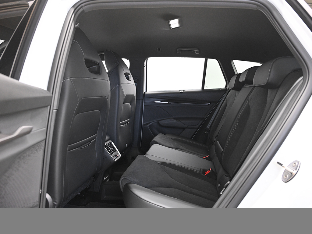 Skoda Enyaq 60 SPORTLINE AHK MATRIXLED eKLAPPE NAVI